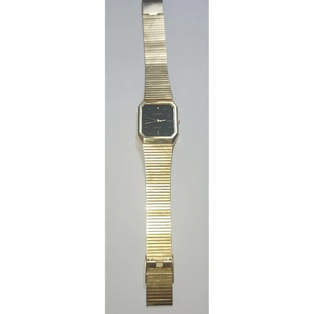 Luxury Quartz Gold Tone Watch - NEEDS GLASS FACE & BATTERY